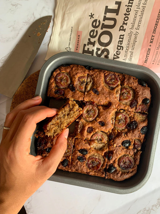 VEGAN PROTEIN RECIPE: Oat & Raisin Breakfast Bars