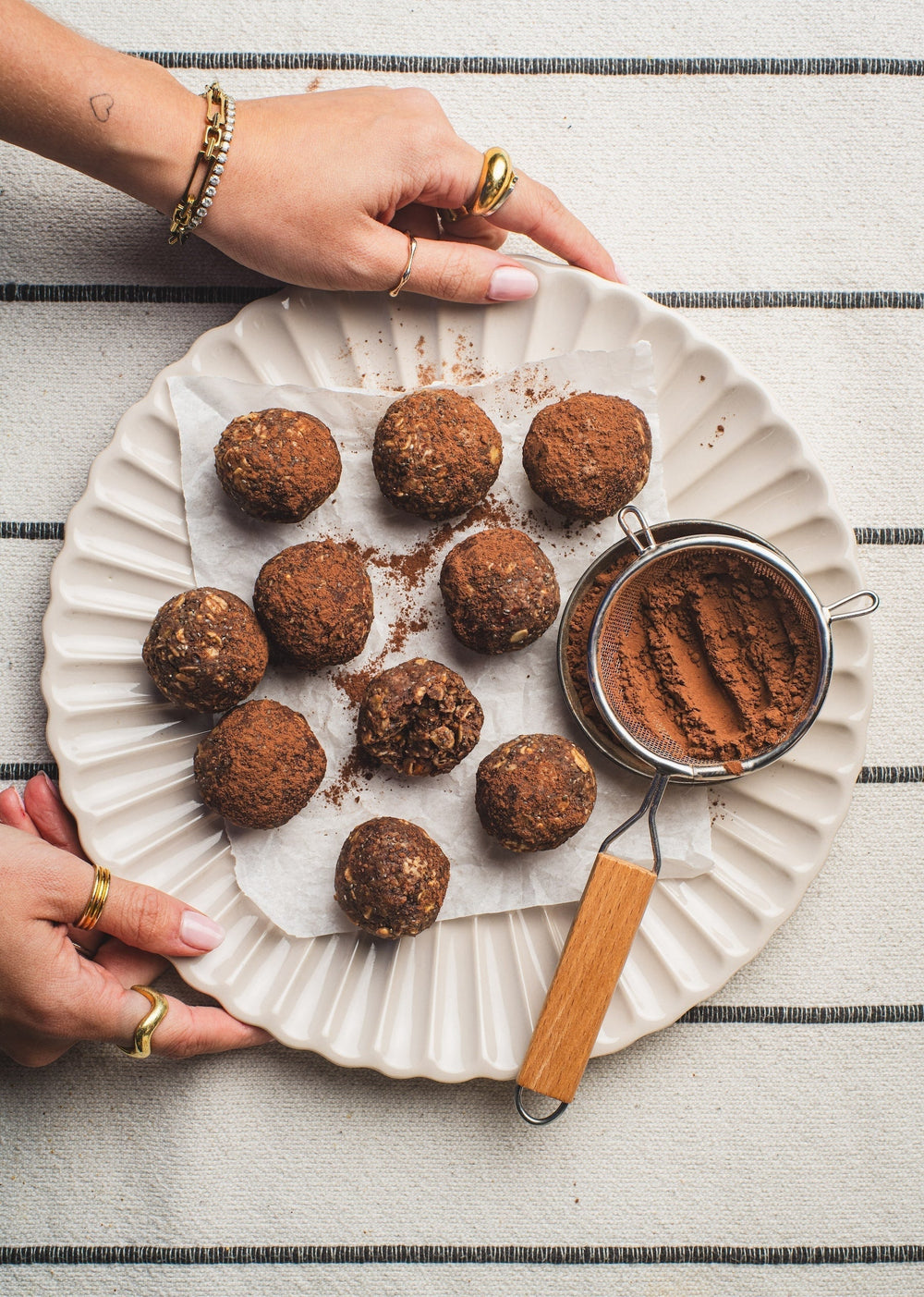 Chocolate & Peanut Butter Protein Balls