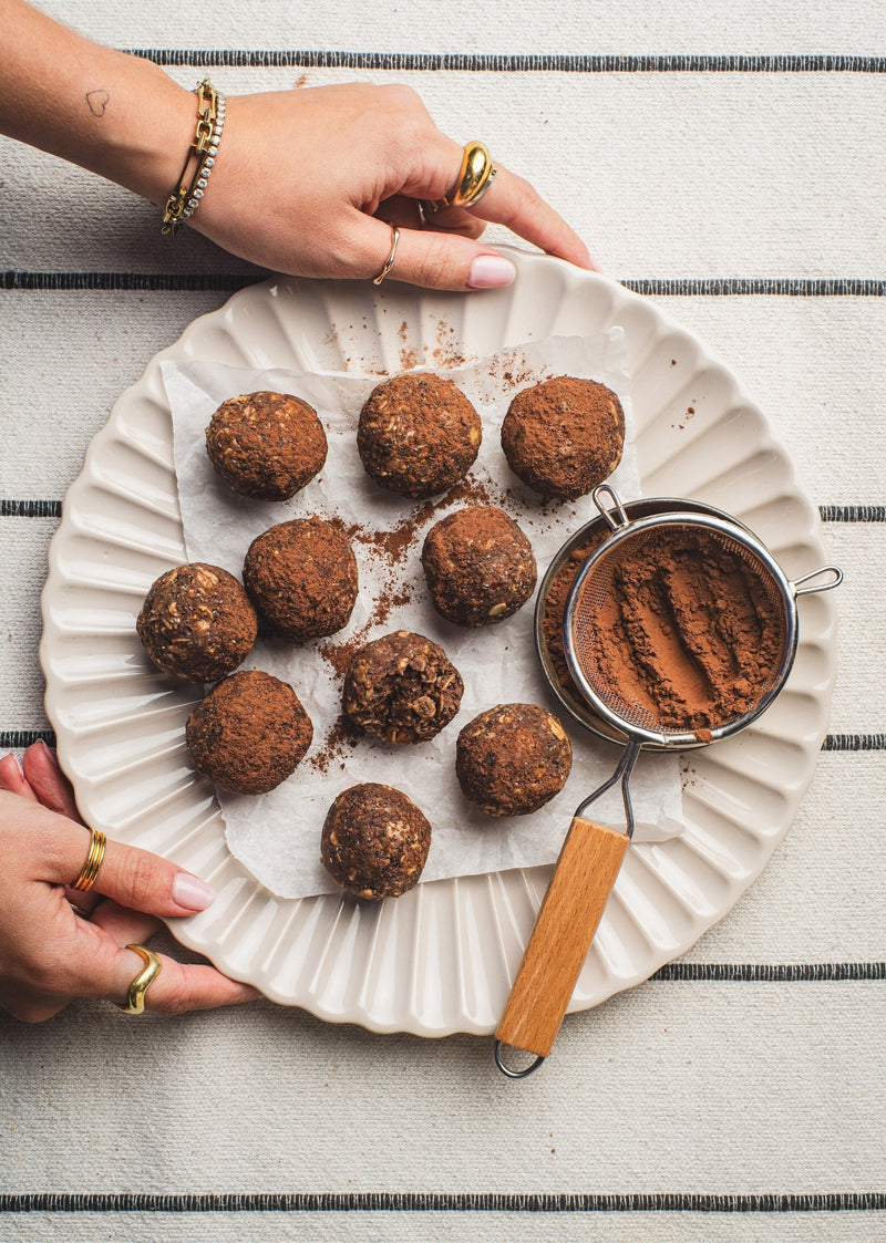 Chocolate & Peanut Butter Protein Balls