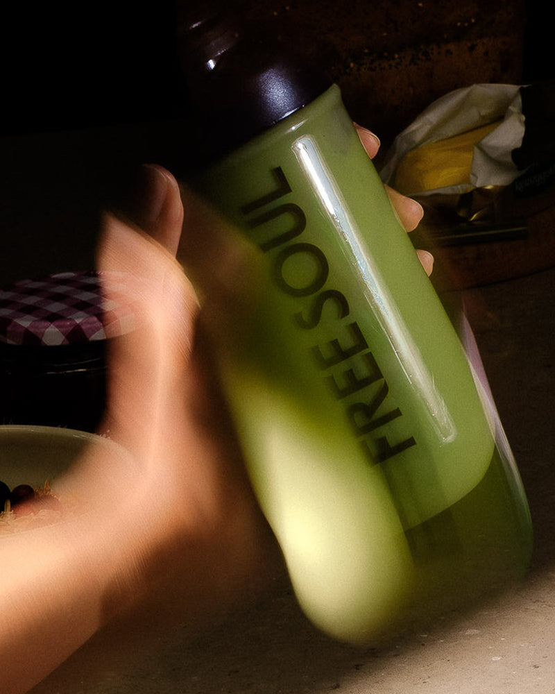 Pour over 250–300ml of water or your milk of choice, then shake or stir until smooth. 